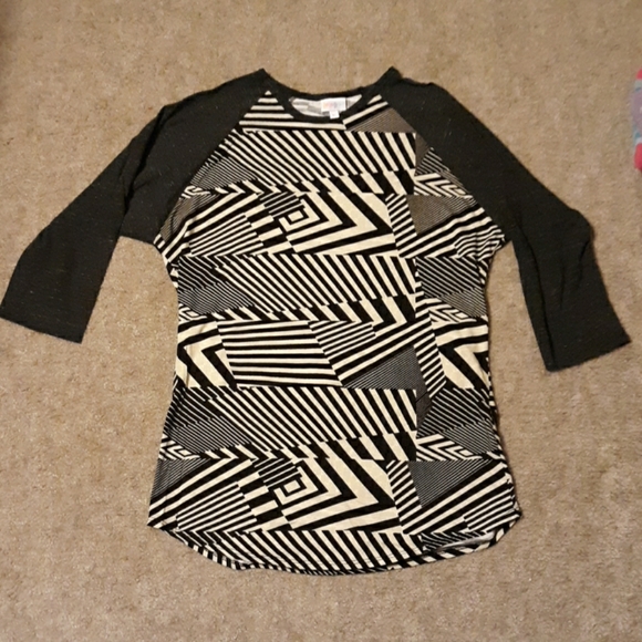 LuLaRoe Randy Shirt - Picture 1 of 2